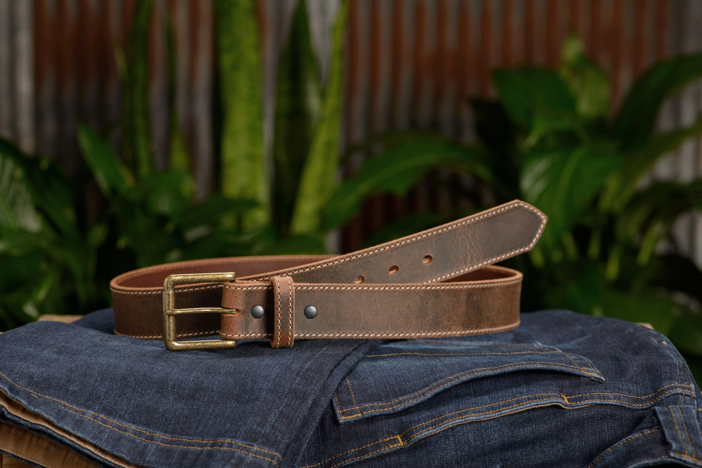 The Crazy Horse: Men's Oil Tanned Stitched Leather Belt 1.50" (Wheat Colored Thread)