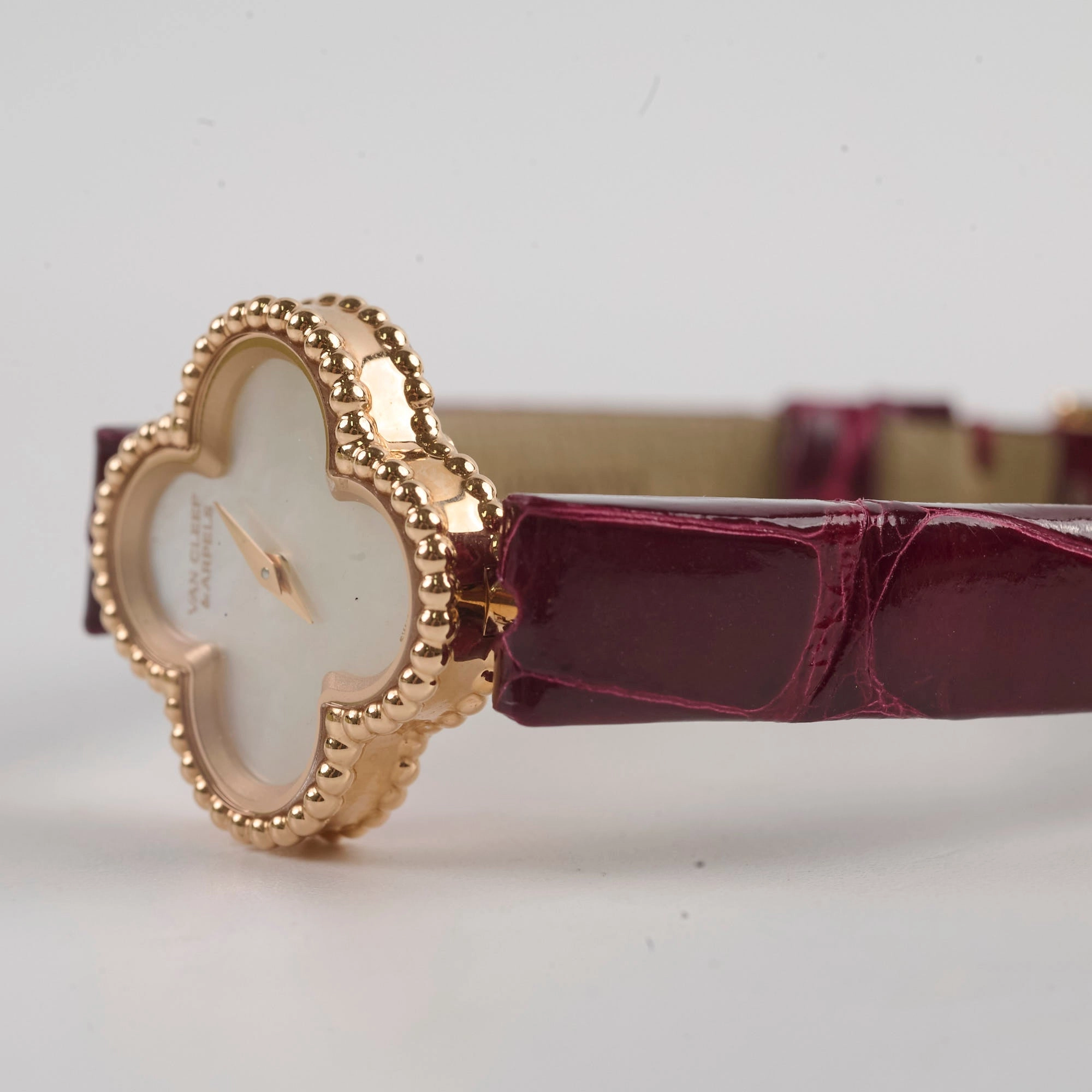 Van Cleef & Arpels Sweet Alhambra Watch 2024 VCARO8SF00