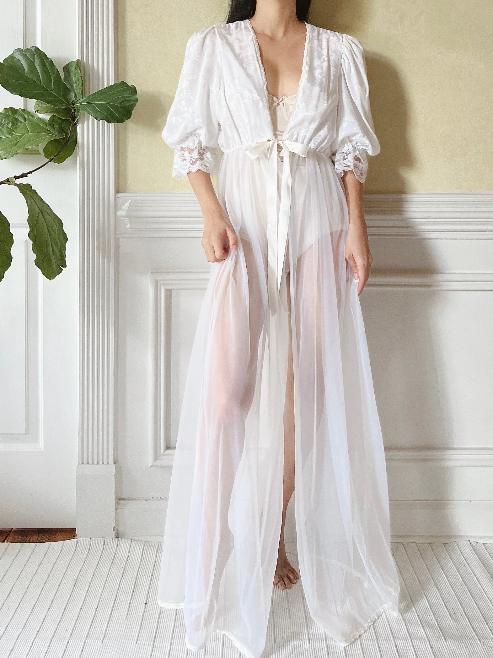 Vintage Satin and Nylon Puff Sleeves Dressing Gown - XS/S