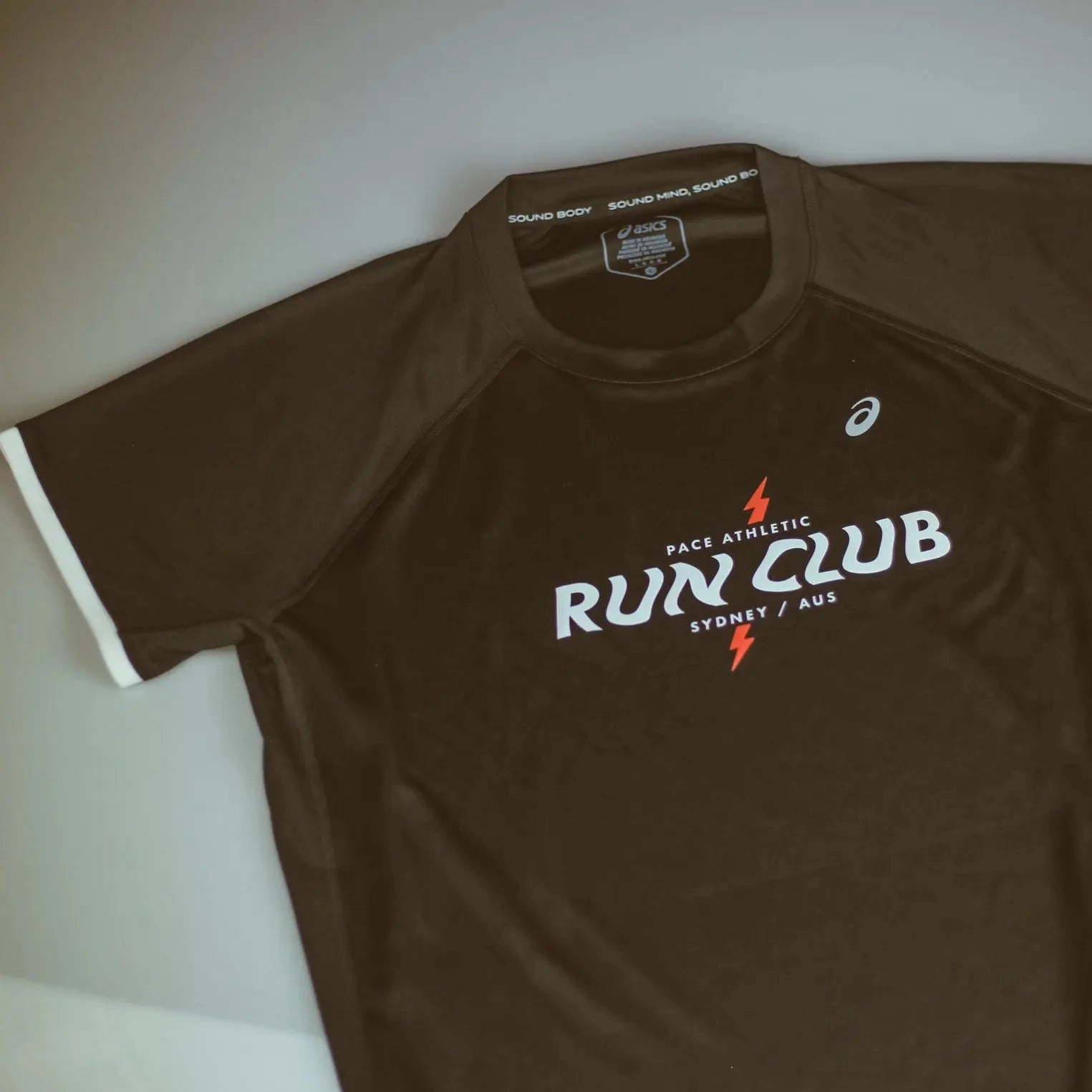 Womens ASICS x Run Club Icon Short Sleeve Top - Performance Black